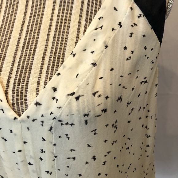 A. L. C. Tiny Bride print silk v-neck top size M - Picture 3 of 6